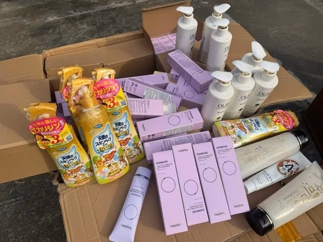 C&aacute;c sản phẩm kh&ocirc;ng r&otilde; nguồn gốc, xuất xứ được c&aacute;c đối tượng rao b&aacute;n tr&ecirc;n mạng x&atilde; hội.