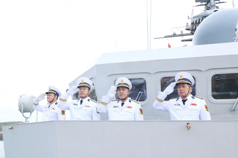 Tàu 015 Trần Hưng Đạo khép lại chuyến thăm Trung Quốc, Nhật Bản, Hàn Quốc – Thành công rực rỡ tại Cam Ranh