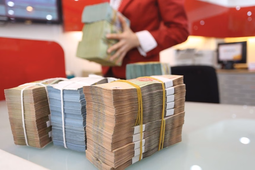 Cần điều chỉnh ngay tiền lương và chế độ đãi ngộ cho công chức: Giải pháp trước lạm phát và giá vàng tăng cao