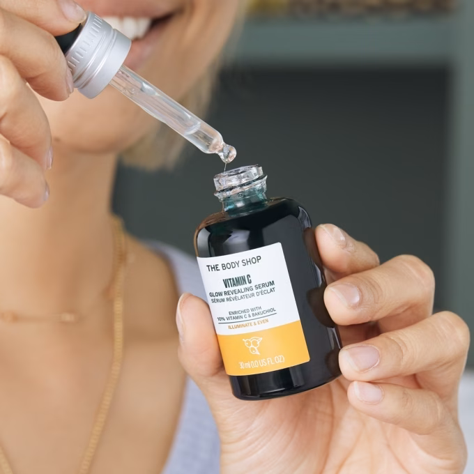 The Body Shop Vitamin C Glow Revealing Serum