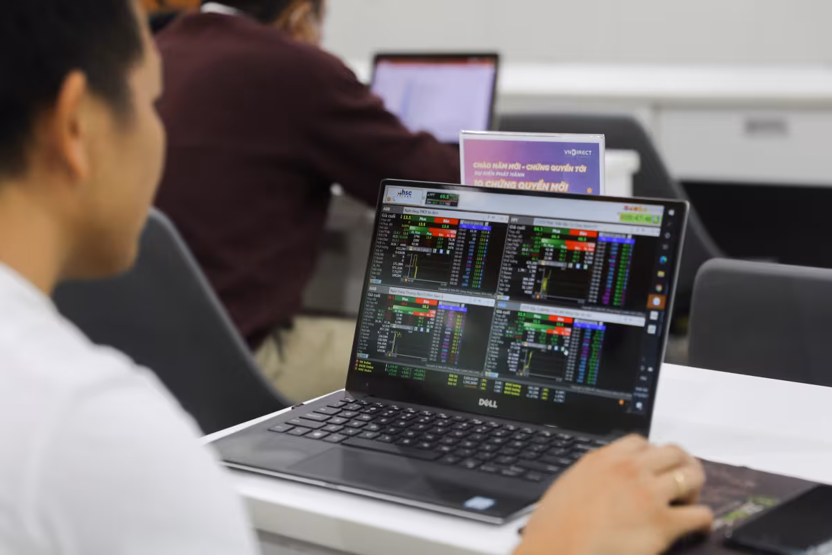 Thị trường chứng khoán Việt Nam chạm mốc 11,9 triệu tài khoản – Tăng trưởng mạnh nhất lịch sử