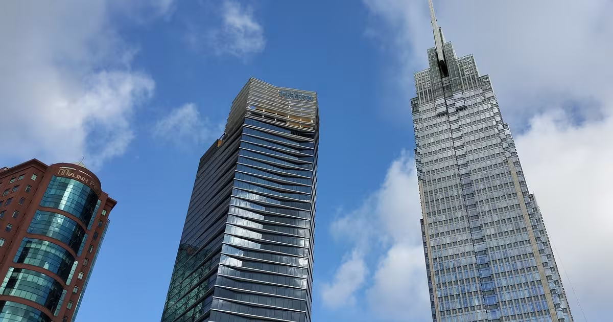 Thị trường văn phòng cho thuê TP.HCM 2025: Nguồn cung tăng mạnh, lấp đầy cao và xu hướng xanh