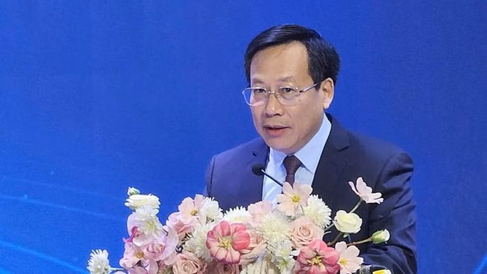 Thứ trưởng Y tế ph&aacute;t biểu tại hội thảo