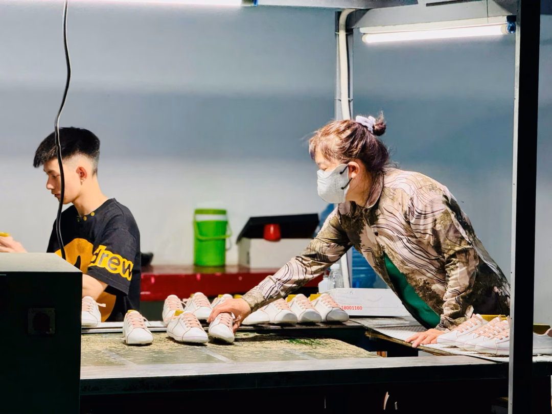 Thưởng hiện vật v&agrave; thuế TNCN