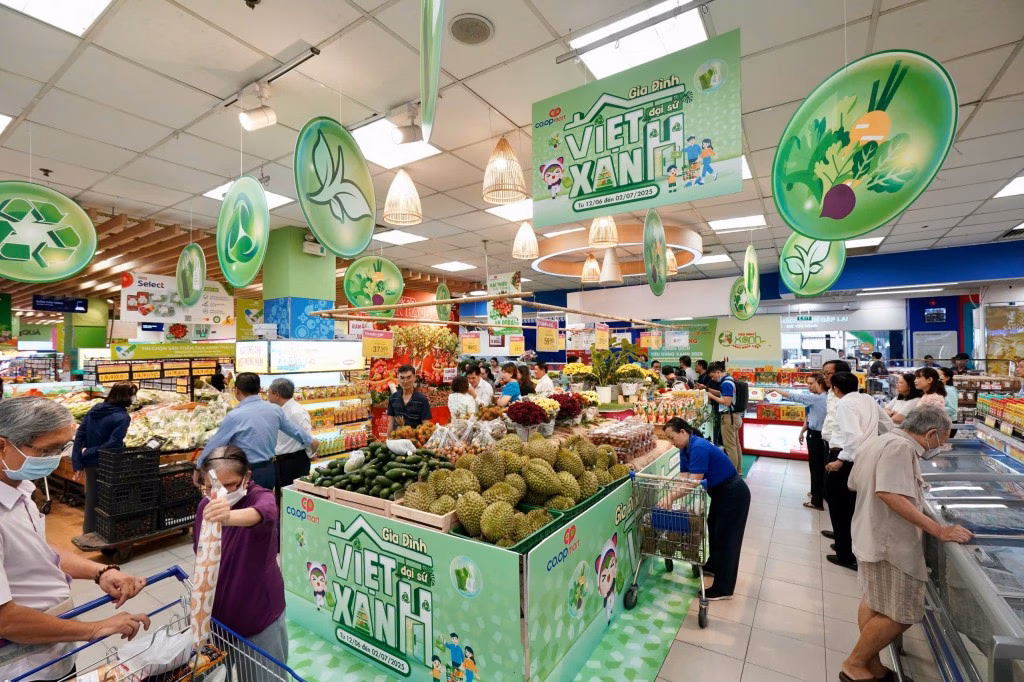 Tổng mức b&aacute;n lẻ h&agrave;ng h&oacute;a v&agrave; doanh thu dịch vụ ti&ecirc;u d&ugrave;ng 5 th&aacute;ng đầu năm ước đạt 544.447 tỷ đồng, tăng 16,8% so với c&ugrave;ng kỳ