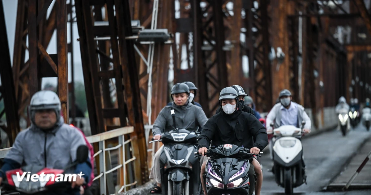 TP.HCM phạt gần 100 xe máy đi vào làn xe đạp: Liệu có giảm tai nạn?