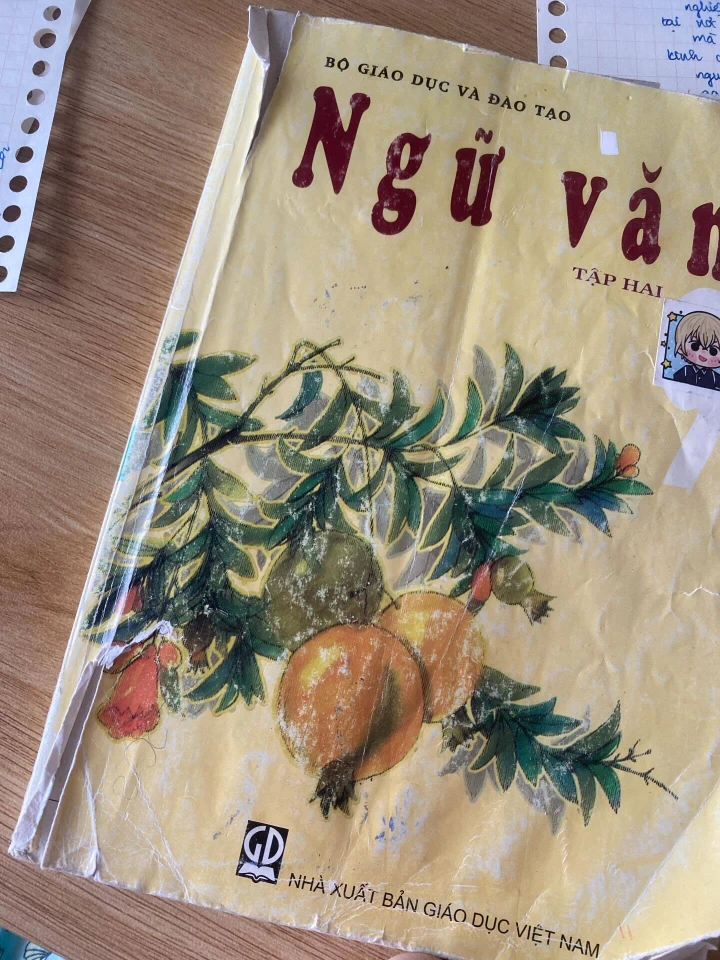 Trang sách cũ ngập tràn ghi chú: Kỷ niệm học sinh bồi hồi trên mạng xã hội