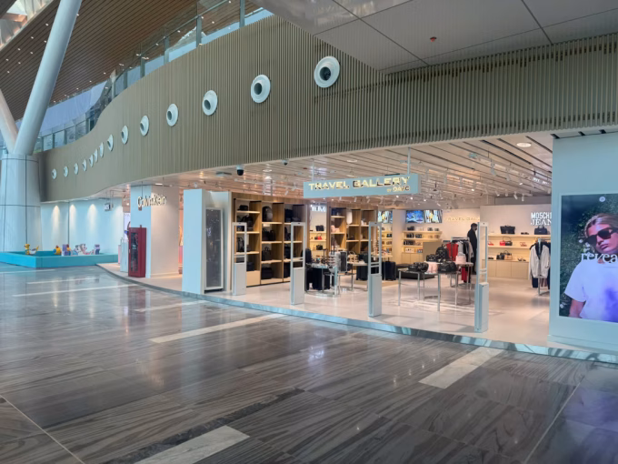 Travel Gallery by DAFC tại Nh&agrave; ga T3