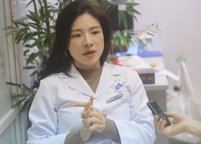 TS.BS Trịnh Minh Trang tại Bệnh viện Da liễu Trung ương