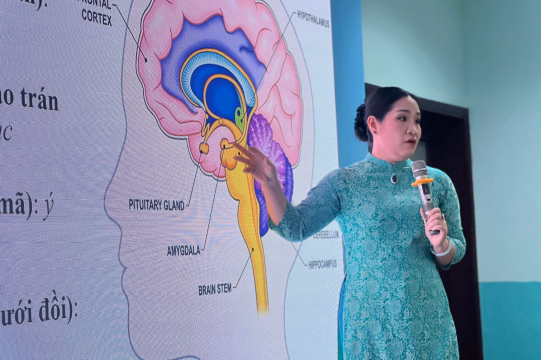 TS n&ecirc;u quan điểm nu&ocirc;i con phải lỳ v&agrave; diễn l&agrave;m phụ huynh ngạc nhi&ecirc;n - 2