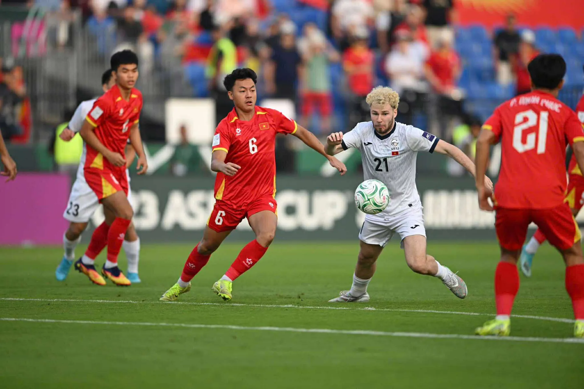 U23 Việt Nam đặt một ch&acirc;n v&agrave;o tứ kết U23 ch&acirc;u &Aacute; 2026