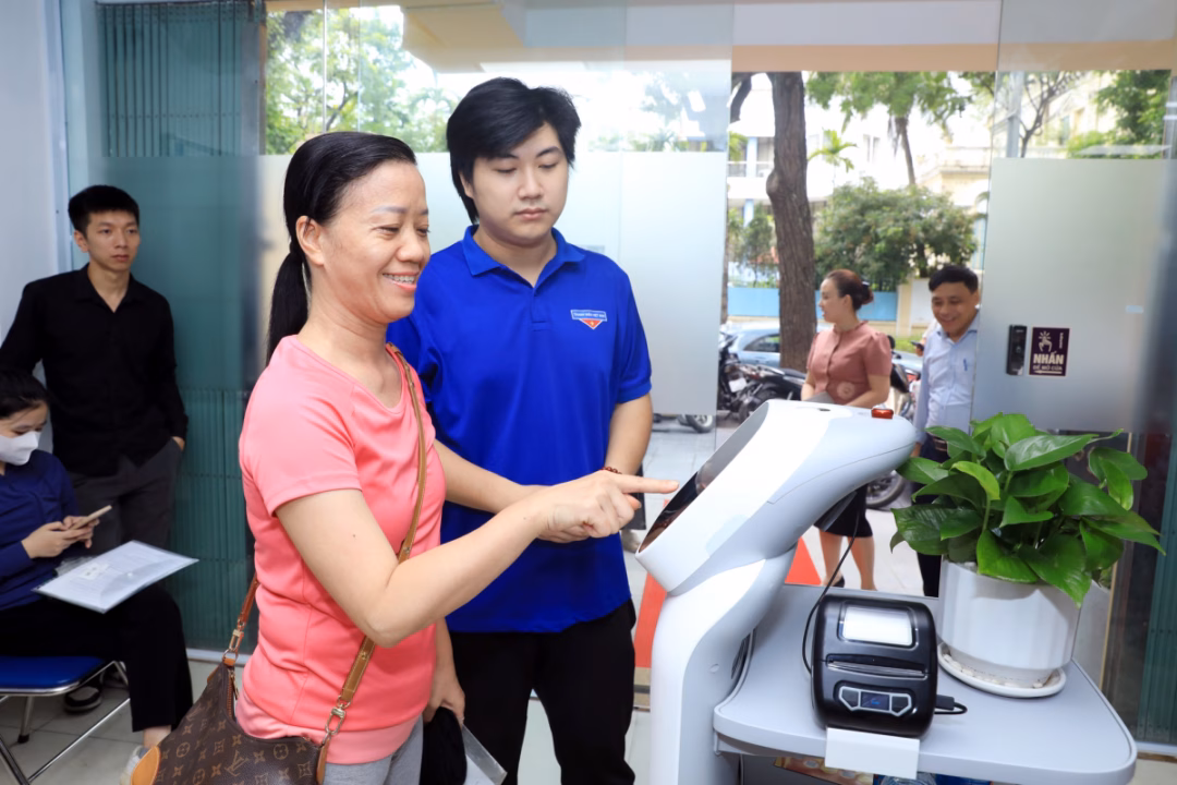 Ứng dụng AI trong trung t&acirc;m phục vụ h&agrave;nh ch&iacute;nh c&ocirc;ng