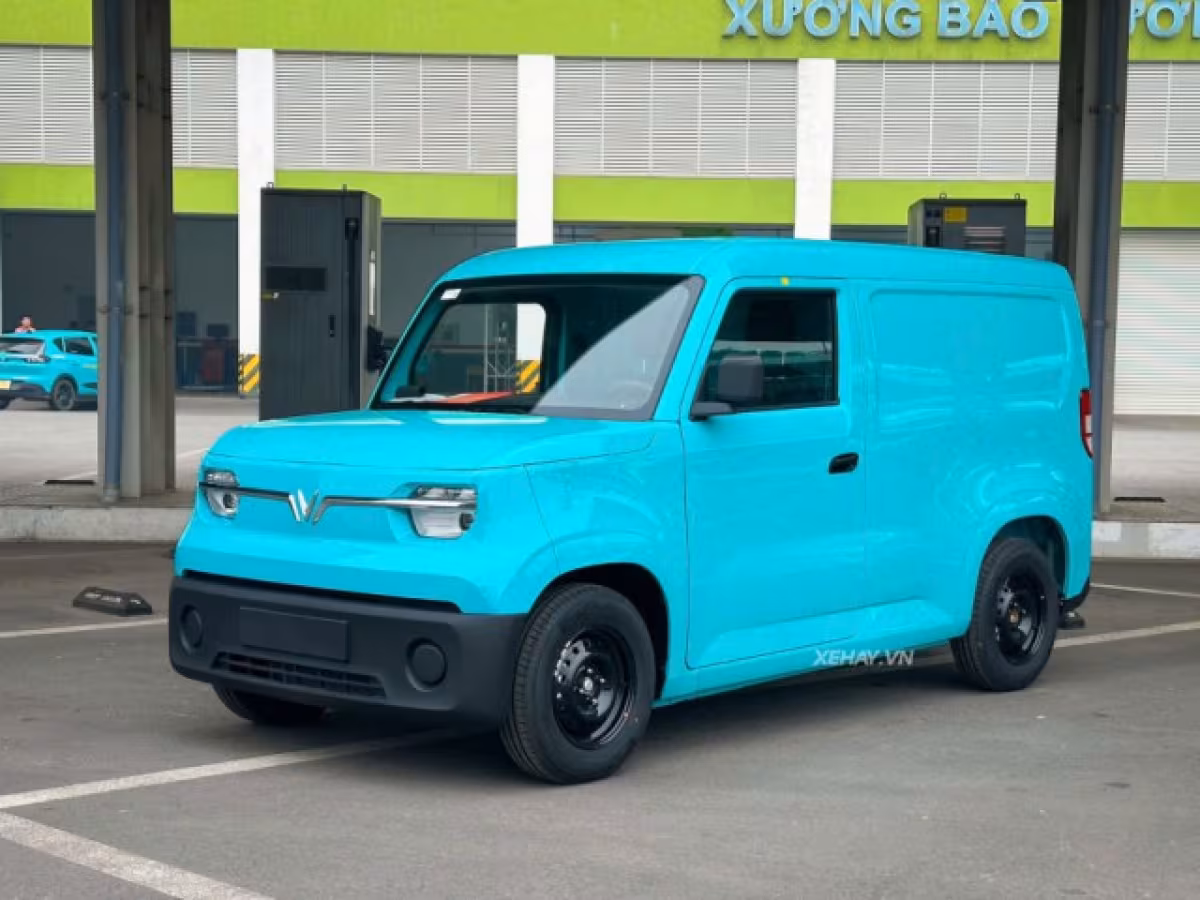VinFast EC Van chuẩn bị ra mắt phiên bản cửa lùa, giá 325 triệu đồng
