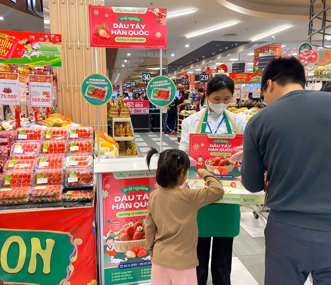 So s&aacute;nh h&agrave;m lượng Vitamin C của d&acirc;u t&acirc;y H&agrave;n Quốc