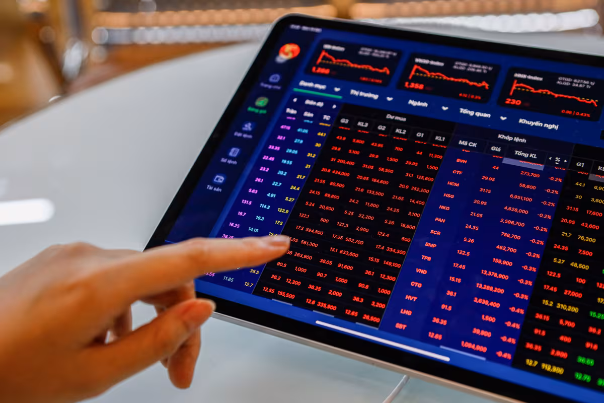 VN-Index giảm mạnh 30 điểm: Phân tích nguyên nhân và triển vọng thị trường