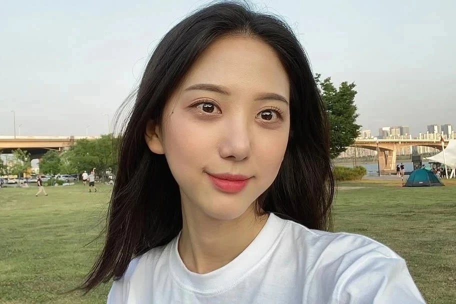 Vụ Bắt Nạt Nơi Công Sở Của MC Thời Tiết Oh Yoanna: Diễn Biến Mới Nhất và Đơn Khiếu Nại Gia Đình