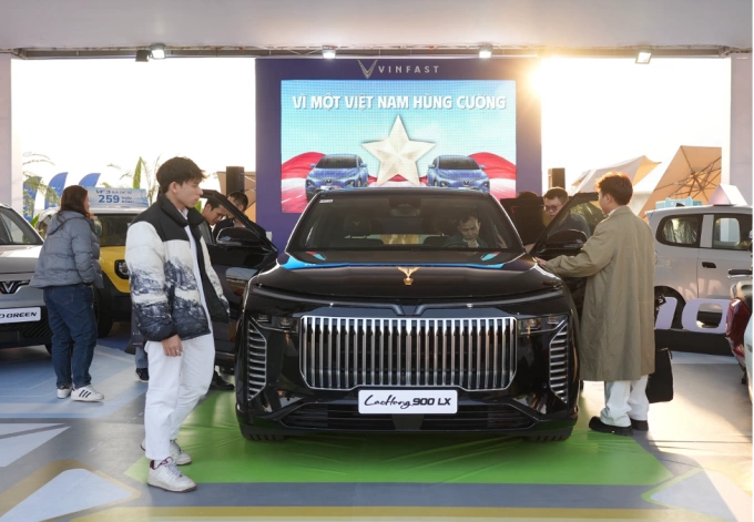 Xe sang Lạc Hồng 900 LX tại Vietnam Mobility Show 2025 Thương hiệu xe sang Lạc Hồng là điểm nhấn tại khu trưng bày. Ảnh: Tuấn Vũ