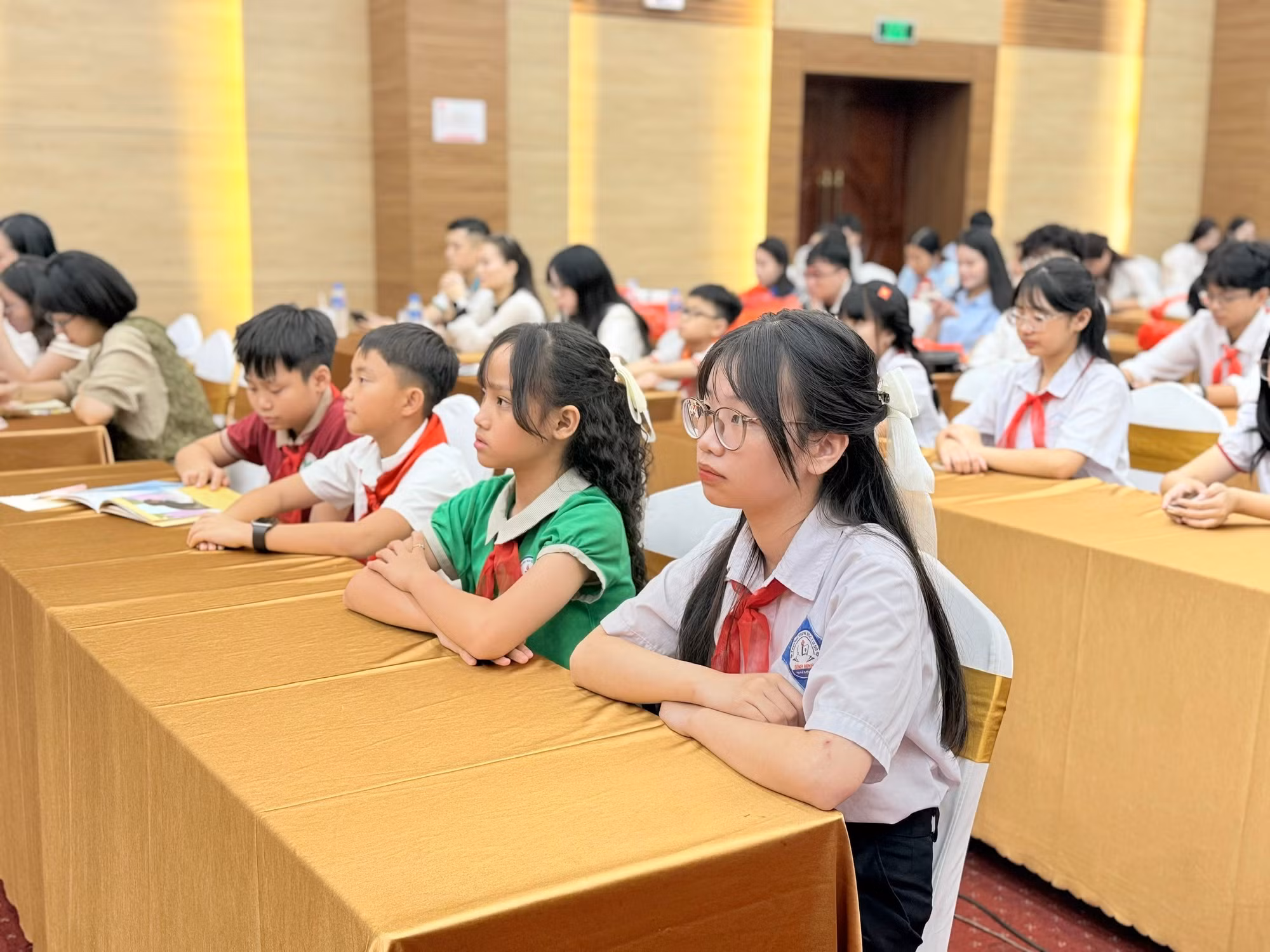 Đoàn thiếu nhi tiêu biểu trong chương trình Hành trình đỏ Các đại biểu thiếu nhi tham gia Hành trình đỏ 2026 tại Trung Quốc