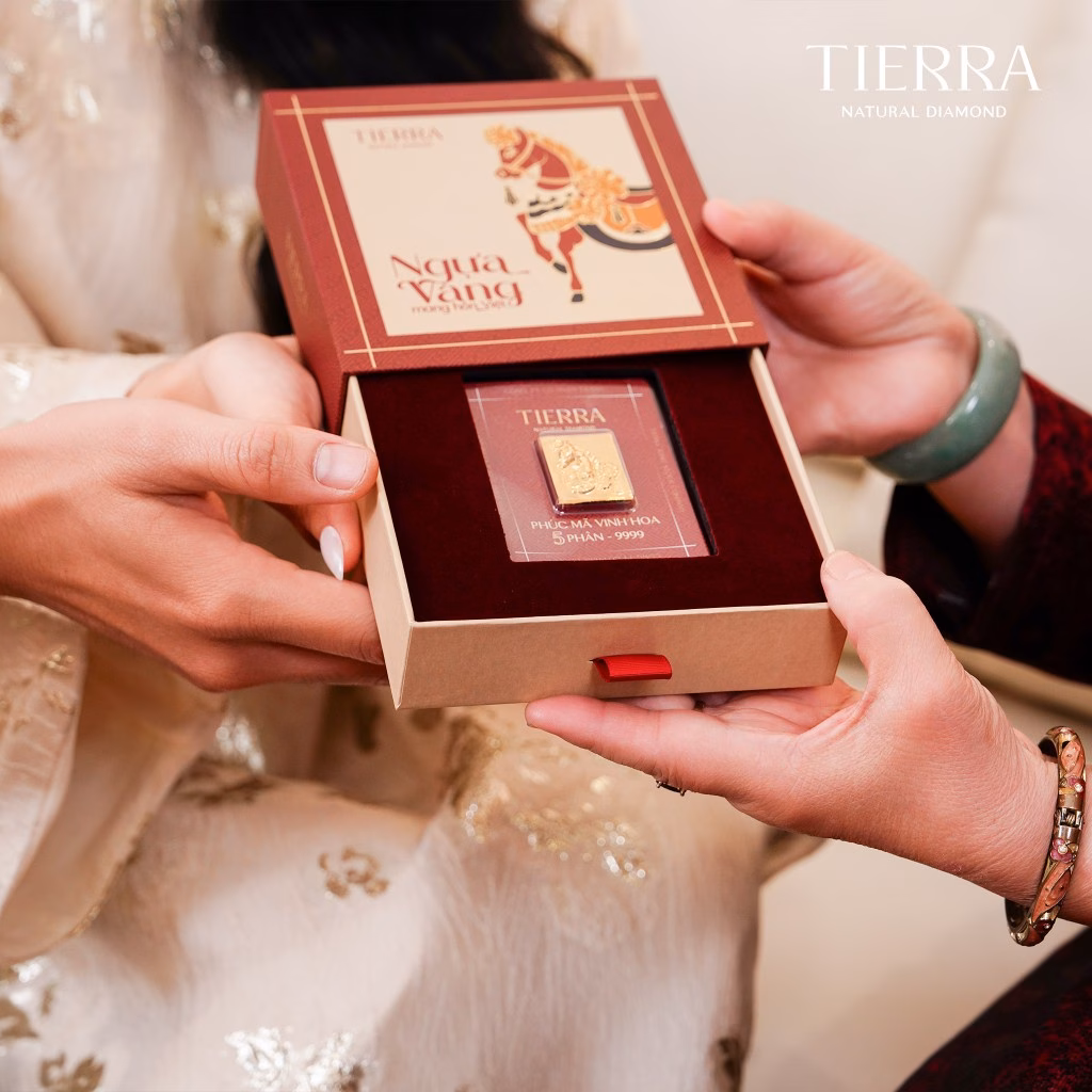 Nhẫn trơn v&agrave; thẻ v&agrave;ng 24k l&agrave; lựa chọn h&agrave;ng đầu ng&agrave;y v&iacute;a Thần T&agrave;i