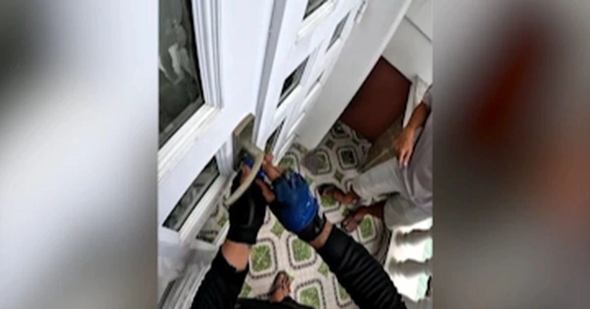 Nghề thợ sửa khóa: Đừng nhầm tưởng “nhanh” là “dễ” qua câu chuyện thực tế