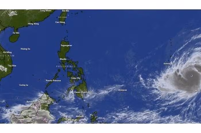 Siêu bão Sinlaku tăng cấp thần tốc: Phân tích hướng di chuyển và nguy cơ với Biển Đông