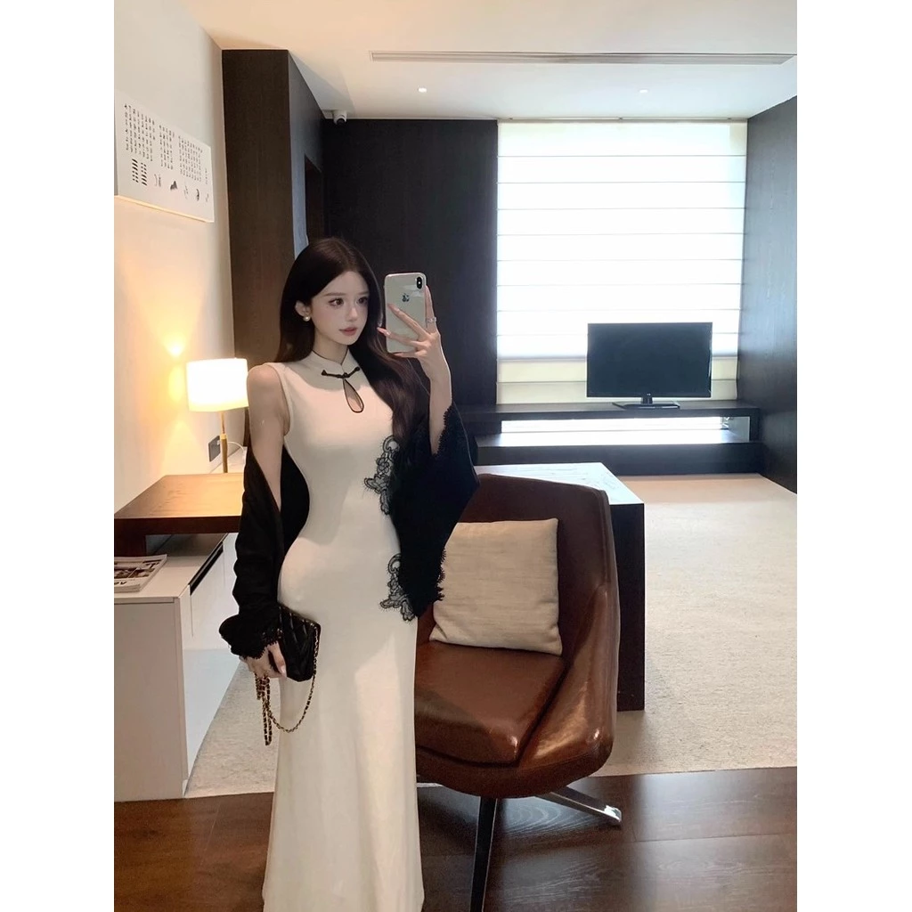 Áo khoác dài sang trọng: khi vẻ kiêu kỳ lại khiến di chuyển trong thành phố trở nên khó khăn