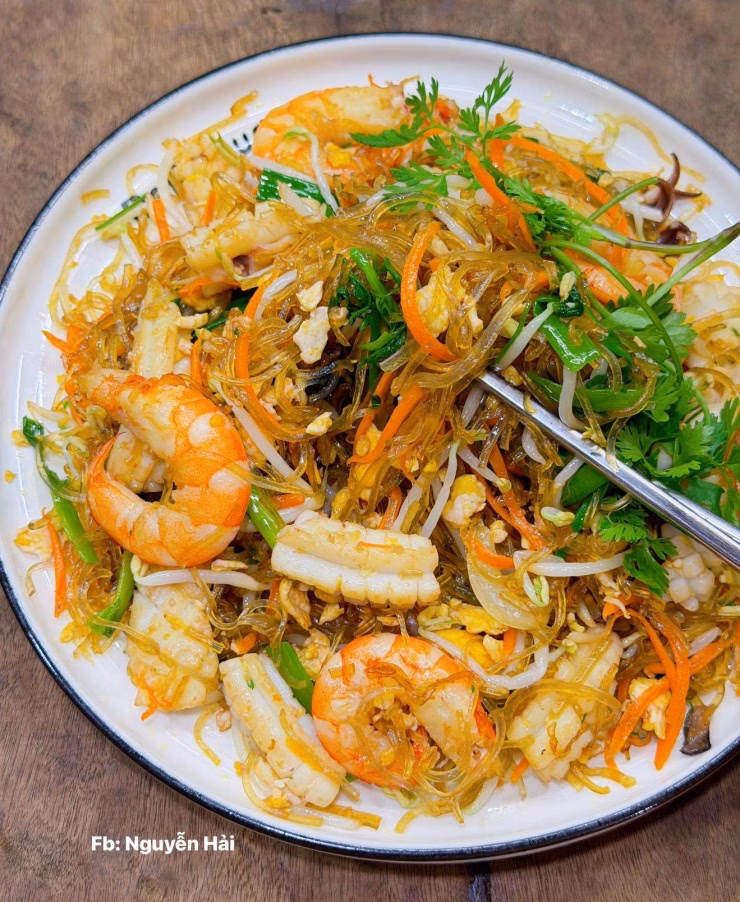 Mẹo x&agrave;o miến hải sản thơm ngon, đậm vị tại nh&agrave;