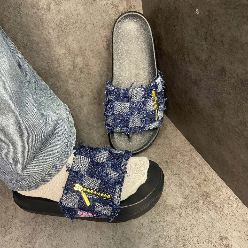 Đế cao 4 cm trong dép quai vải jean: chi tiết nhỏ gây bất ngờ khi sử dụng cả ngày