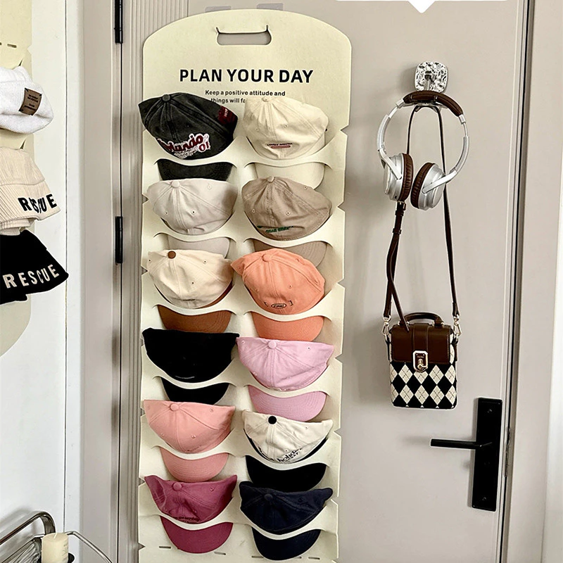 Làm sao để tận dụng tối đa không gian lưu trữ trong ký túc xá mà không cần mua sắm quá nhiều đồ nội thất cồng kềnh?