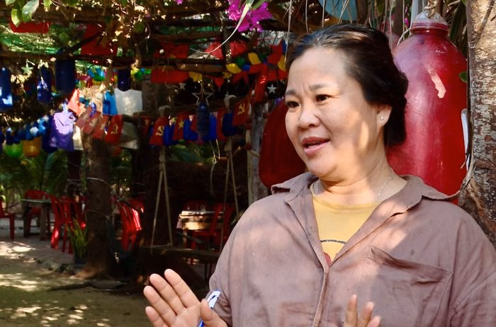 C&ocirc; Bảy b&ecirc;n kh&ocirc;ng gian qu&aacute;n c&agrave; ph&ecirc; t&aacute;i chế đầy s&aacute;ng tạo