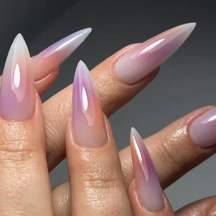 D&aacute;ng m&oacute;ng nhọn Stiletto mang vẻ đẹp sắc sảo