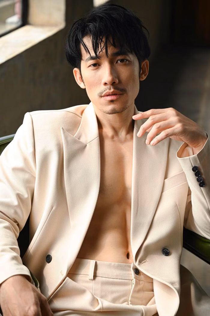 Phong cách diễn xuất điềm tĩnh và sâu sắc của Liên Bỉnh Phát