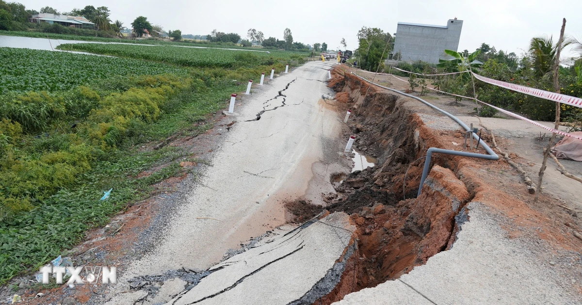 Sụt lún nghiêm trọng đê bao sông Lò Gạch Tây Ninh: Khẩn trương tìm giải pháp