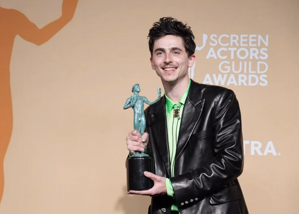Timothée Chalamet vai Bob Dylan trong A Complete Unknown
