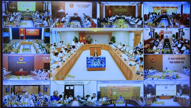 Cuộc họp diễn ra theo hình thức trực tiếp kết hợp trực tuyến Cuộc họp diễn ra theo hình thức trực tiếp kết hợp trực tuyến