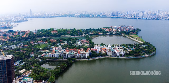 Hồ Tây nhìn từ trên cao Khu vực hồ Tây nhìn từ trên cao