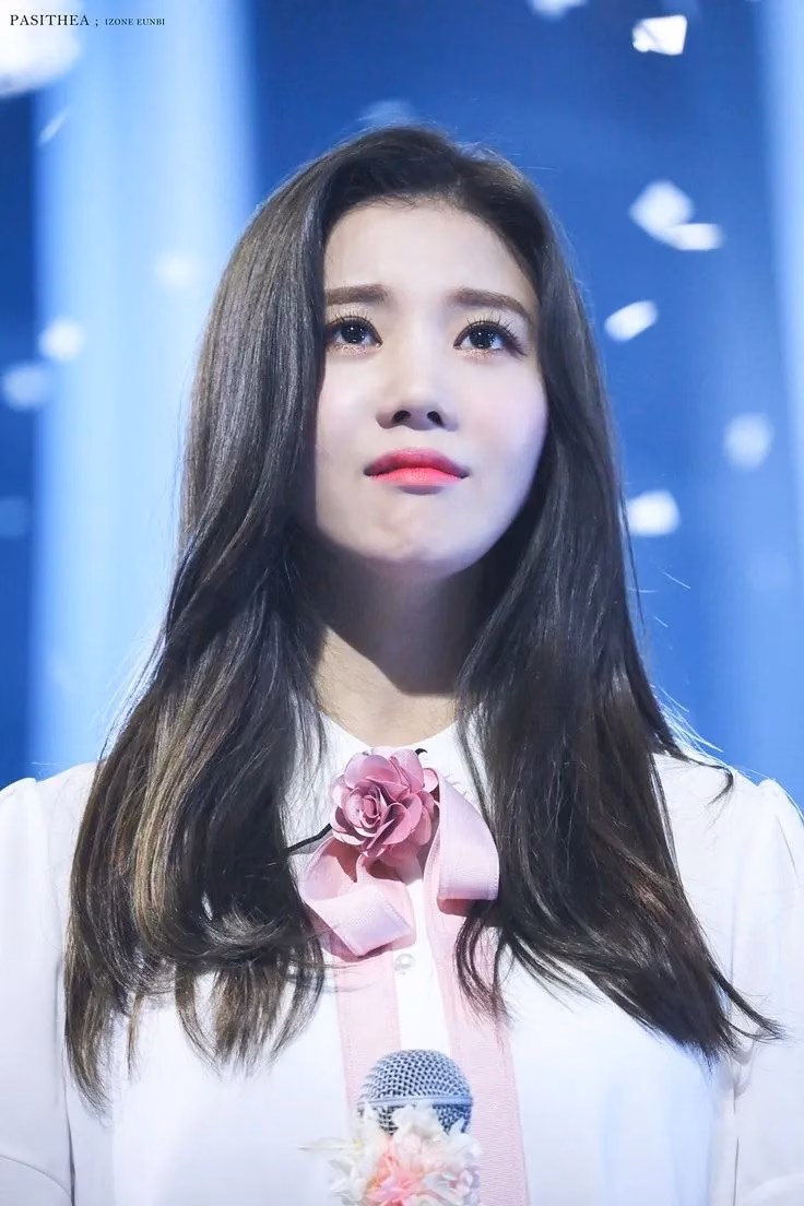 Kwon Eunbi tiếp tục thử sức, tham gia chương trình sống còn, gây dấu ấn qua Produce48 và trở thành một mẩu của IZ*ONE
