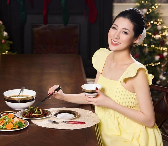 Á hậu Dương Tú Anh: Thành công đến từ sự chọn lọc và minh bạch Được xem là gương mặt đắt show quảng cáo, nàng hậu cho biết cô ưu tiên sự bền vững và an toàn trong từng lựa chọn hợp tác