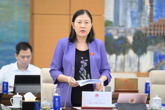 Bà Lê Thị Nga - Phó Chủ nhiệm Thường trực Ủy ban Dân nguyện và Giám sát Bà Lê Thị Nga - Phó Chủ nhiệm Thường trực Ủy ban Dân nguyện và Giám sát
