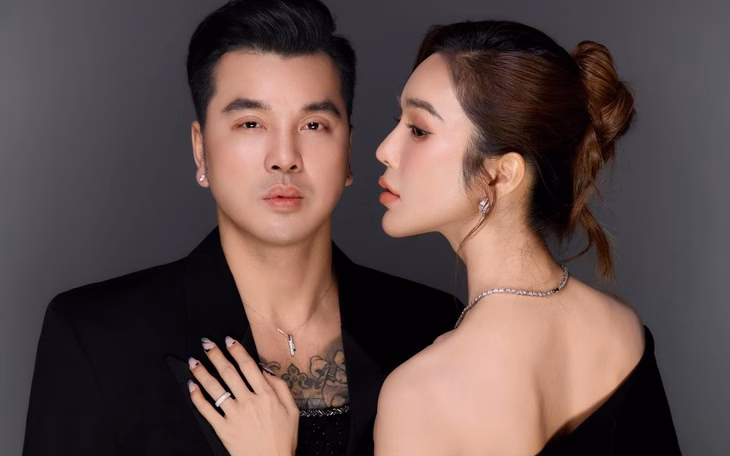 Ưng Hoàng Phúc bất ngờ nhắc chuyện tình 22 năm với Kim Cương trong MV mới Ưng Hoàng Phúc chia sẻ về cuộc sống bên Kim Cương và các con