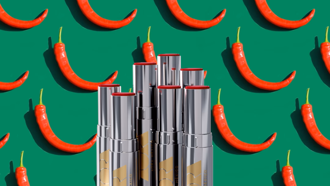 Son dầu đỏ rực Acarciame Más – Món đồ không thể thiếu cho các tín đồ makeup ưa cháy
