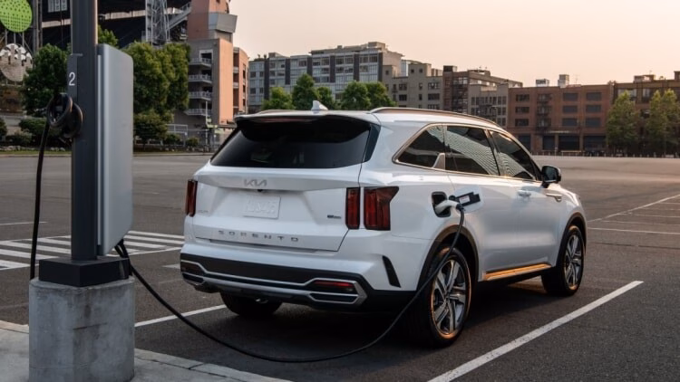 Xe hybrid cắm sạc – Lựa chọn thay thế cho ôtô chạy xăng truyền thống