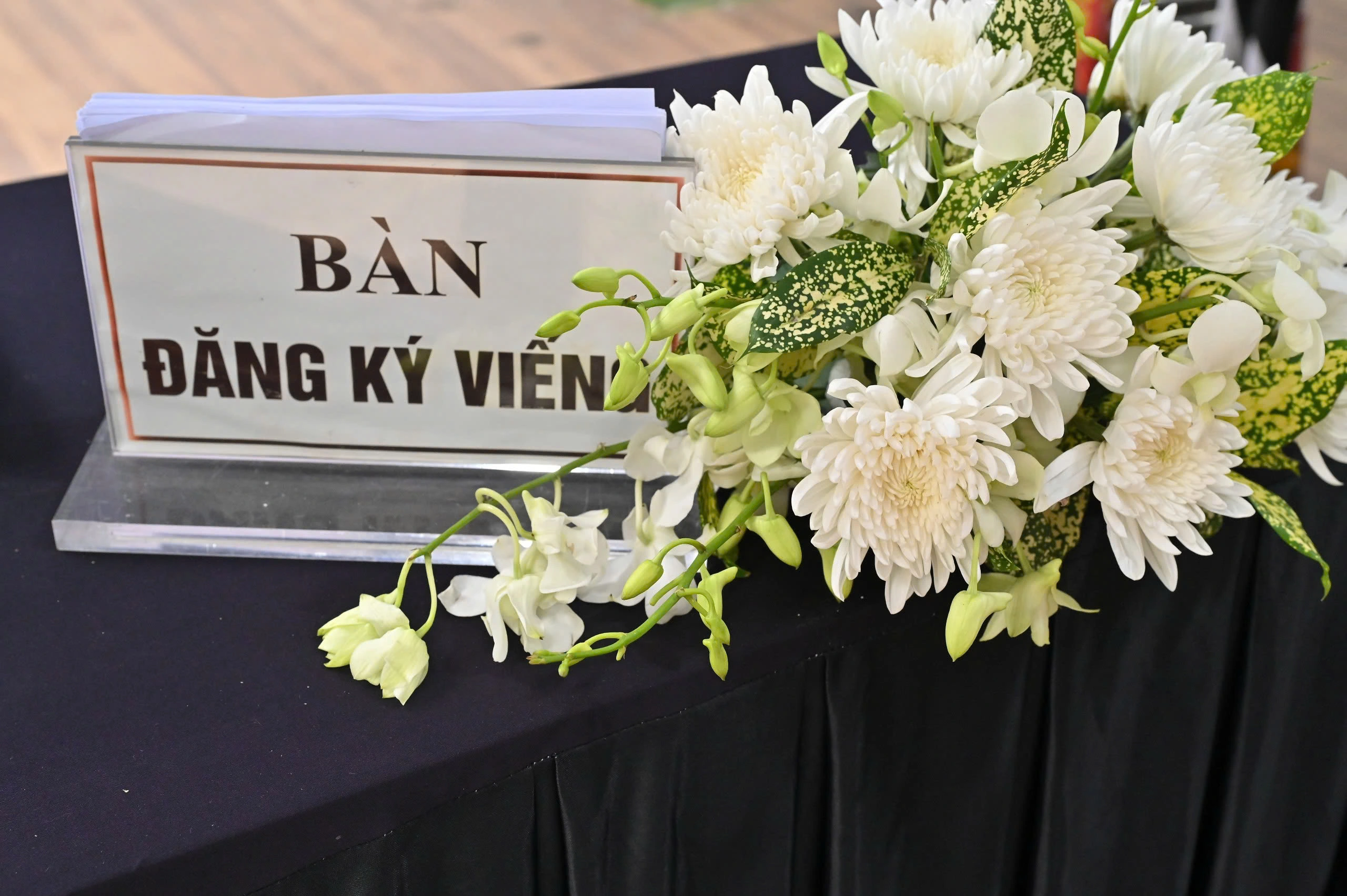 Chủ tiệm mai táng trải nghiệm ‘không thể giải thích’ với chuyện tâm linh Chú Mười nói "sống nay chết mai, tụi chú làm nghề này là để thấy quý nhau hơn"