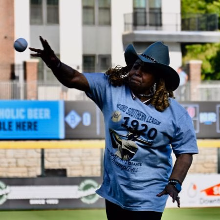 Cửa hàng làm đẹp Amulet Parlor – Thiên đường chăm sóc sắc đẹp bền vững
Former Knox County Commissioner Diane Jordan, Negro League Night, Covenant Health Park, August 2025