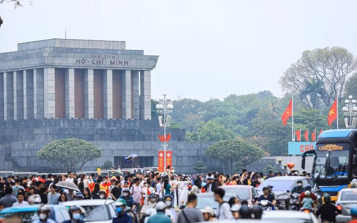 Hơn 10.000 người tham gia chương trình nghệ thuật đặc biệt ‘Dưới cờ vinh quang’ Phiên đổi gác tại Lăng Bác sẽ lên sóng truyền hình trực tiếp ‘Dưới cờ vinh quang’ - Ảnh 3.