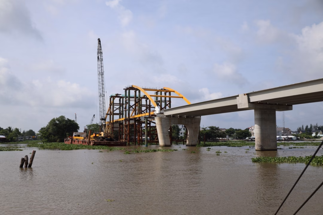 Dự án đường Hồ Chí Minh qua An Giang, Cà Mau chậm tiến độ do thiếu cát đắp nền