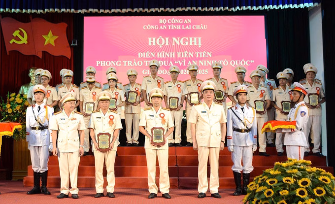 Công an Lai Châu biểu dương 80 tập thể, cá nhân điển hình tiên tiến trong phong trào thi đua “Vì an ninh Tổ quốc” lần thứ 12, giai đoạn 2020 - 2025.