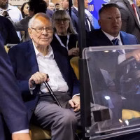 Tập đoàn Warren Buffett công bố lợi nhuận ròng giảm 59% trong quý 2 Tỷ phú Warren Buffett. (Ảnh: Reuters)