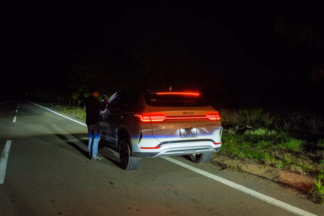 Hệ thống PHEV giúp xe đạt hiệu suất nhiên liệu tối ưu. Hệ thống PHEV giúp xe đạt hiệu suất nhiên liệu tối ưu.