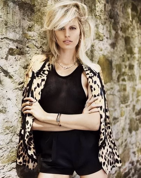 Karolina Kurkova Karolina Kurkova cựu thiên thần nội y
